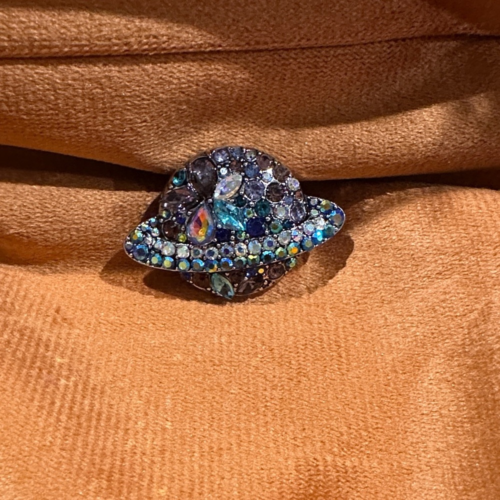 Elegant Blue and Silver 🪐Planet Brooch